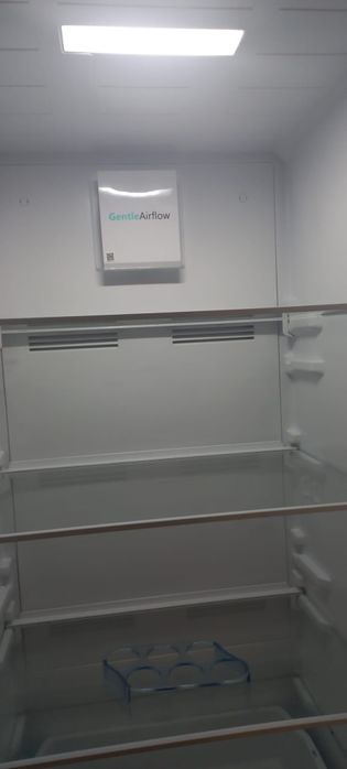 Lodówka Sharp roczna-gwarancja,wys.180cm,biała