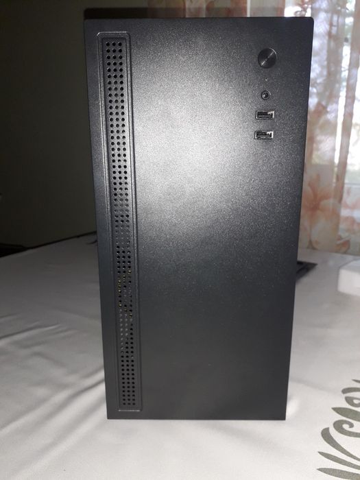 Компьютер у гарному стань  rayzen 5 5500  ОЗУ 16Гб ддр4 + Ести одна видиокарта только не рабочая Gtx 1660 super 6 Гб