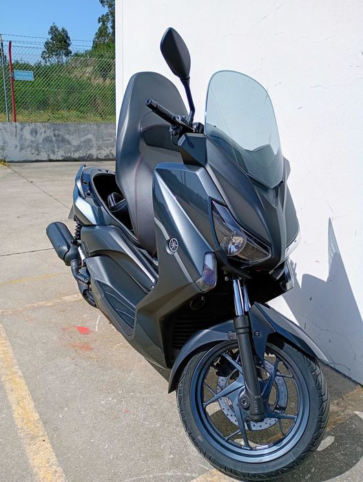 Moto Yamaha X Max 125