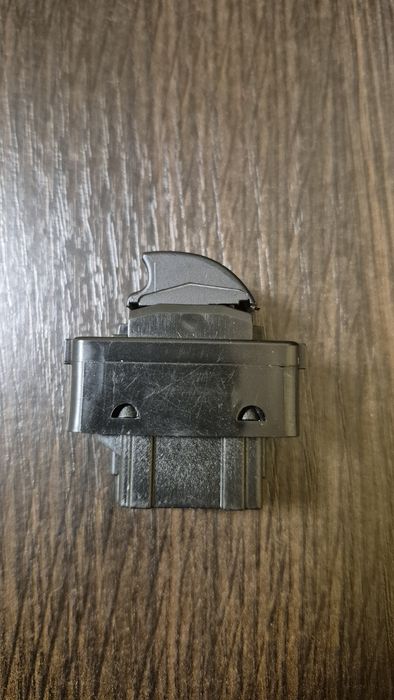 Кнопки стеклоподъемника