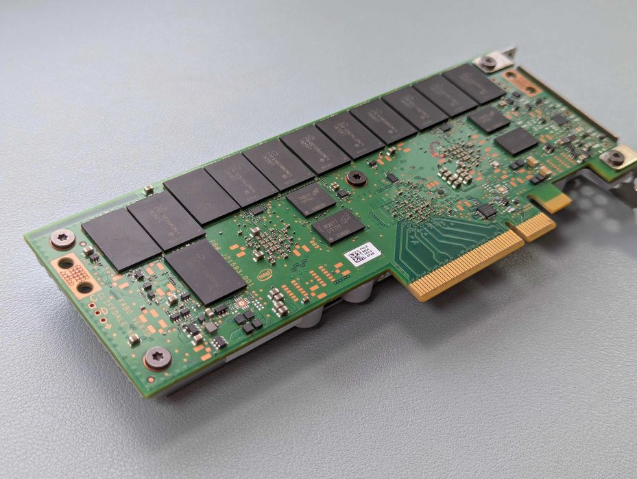 PCI-E SSD накопичувач диск ссд Intel DC P4608 6.4 Tb (3.2) pci express