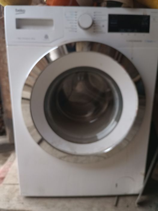 Sprzedam pralkę beko na części