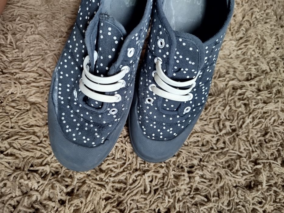 Oddam buty trampki sportowe 38