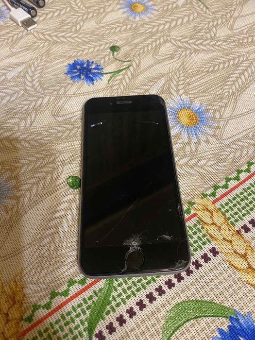 Продаю айфон 6s.