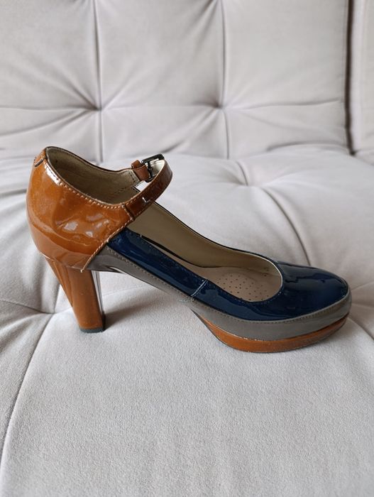 Жіночі туфлі на каблуку