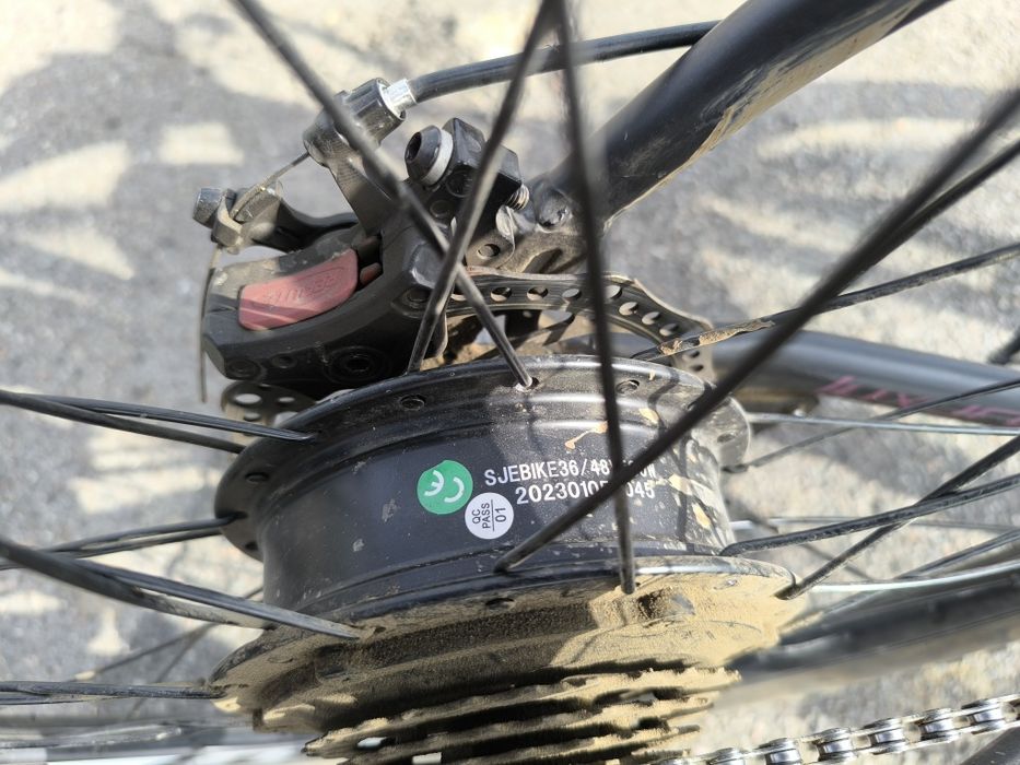 Продам електровелосипед  500вт 18ач 45кмч 60+ км
Двигун: 500 Вт, редук