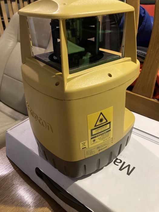 Niwelator topcon pzl-1