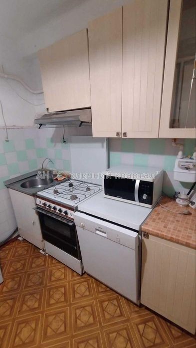 метро Виставковий центр Васильківська Голосіївський 116а