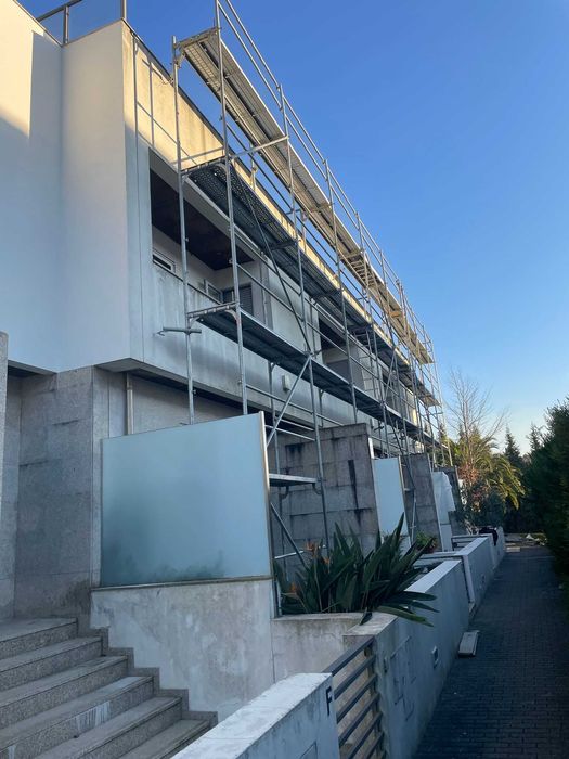 Pintura interior e exterior.