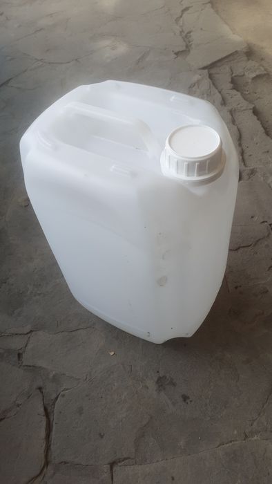 Канистры      пластиковые