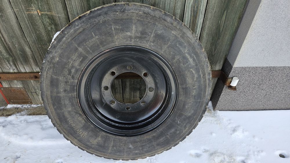 Koła 900  / 9.00 R20