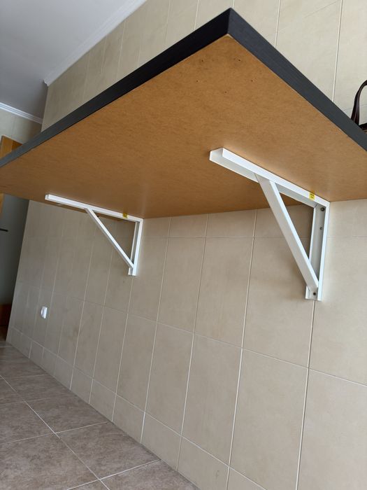Mesa/Bancada Suspena para Cozinha
