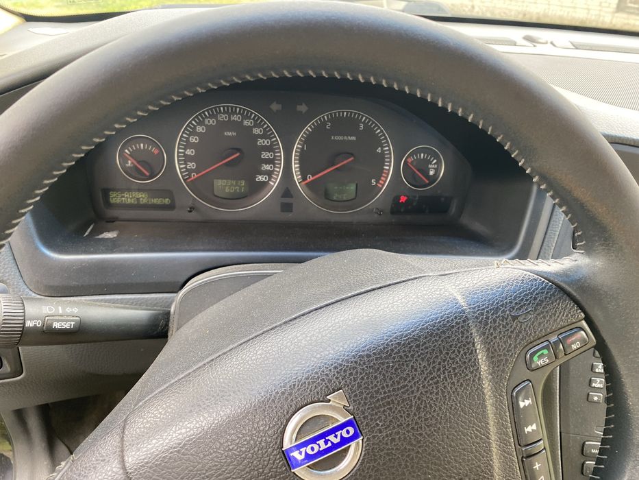 Volvo XC70 2004рік