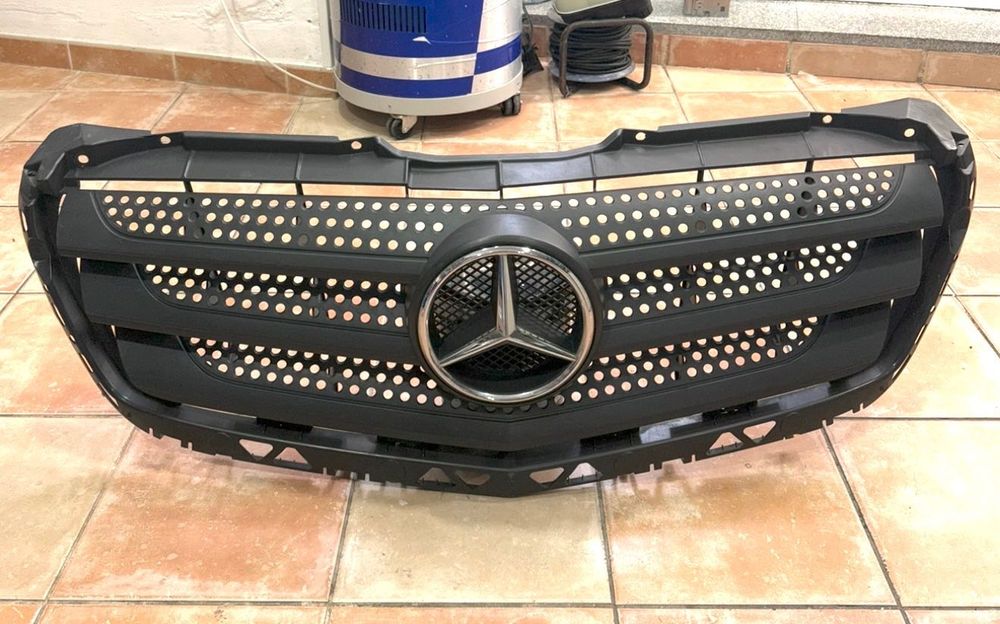Grelha Mercedes Sprinter W906 MK2