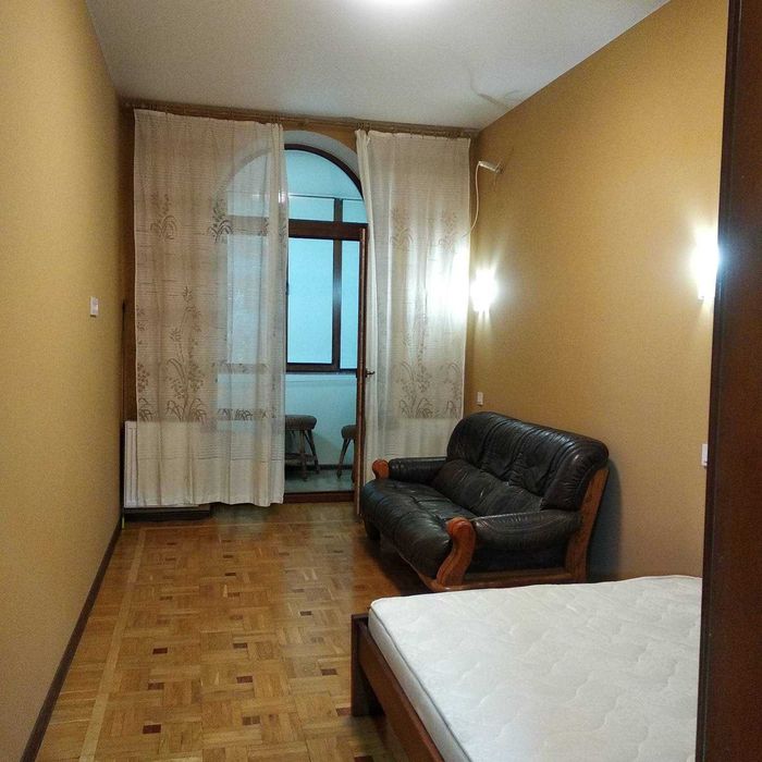 СДАМ  3-ком.  ул. Леонтовича/ М. Арнаутская  с газовым  котлом !