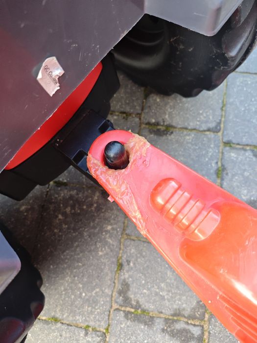 Traktor na pedały z przyczepką