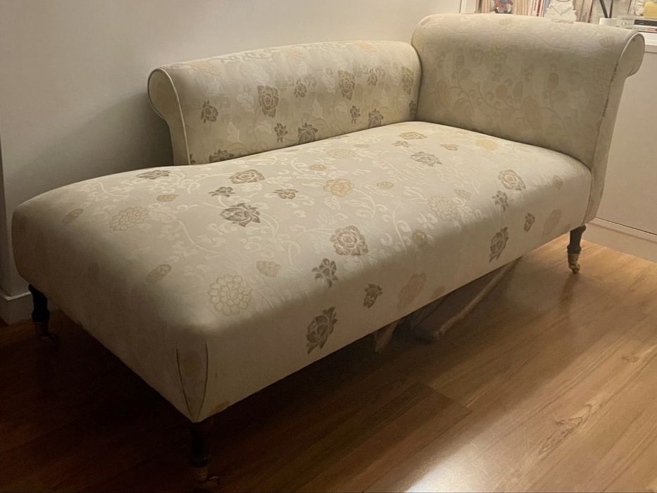 Chaise Longue estilo ingles, marca KA kilo Americano