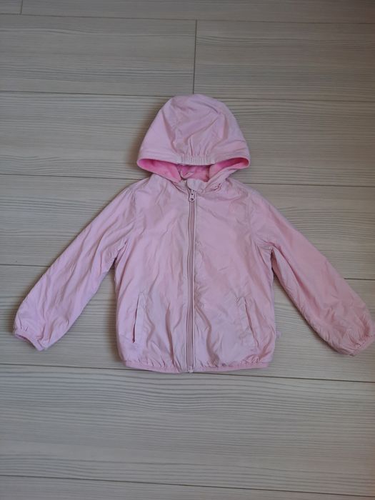 Продам ветровку  Benetton на девочку
