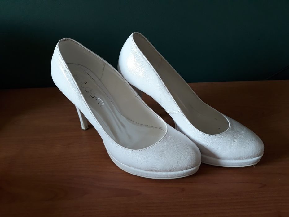 Buty ślubne na platformie