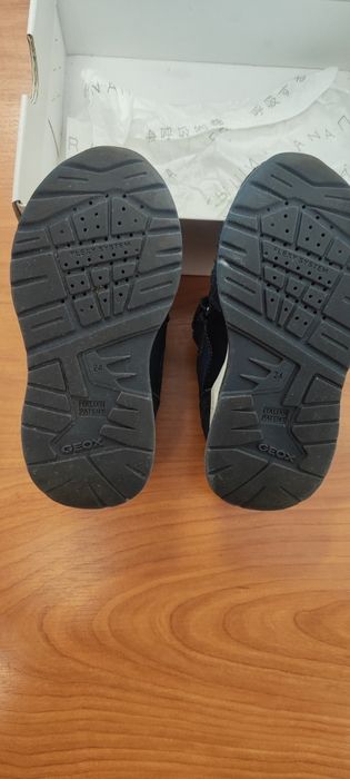 Sapatos Geox número 24