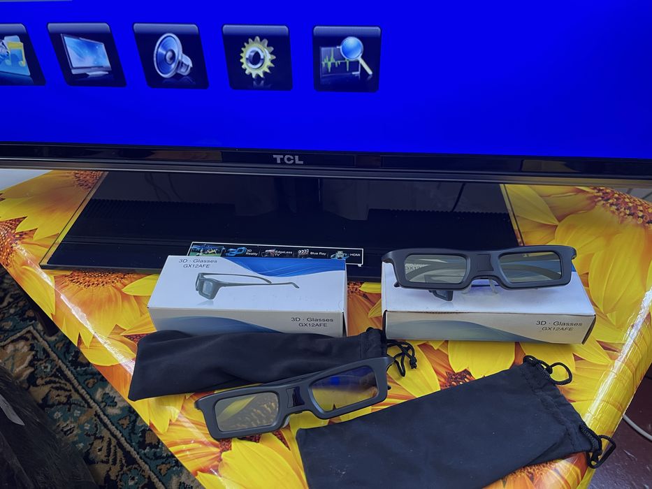Телевізор 3D.  TCL 39E5000F3D