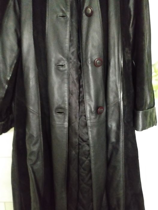 Продається пальто шкіряне жіноче