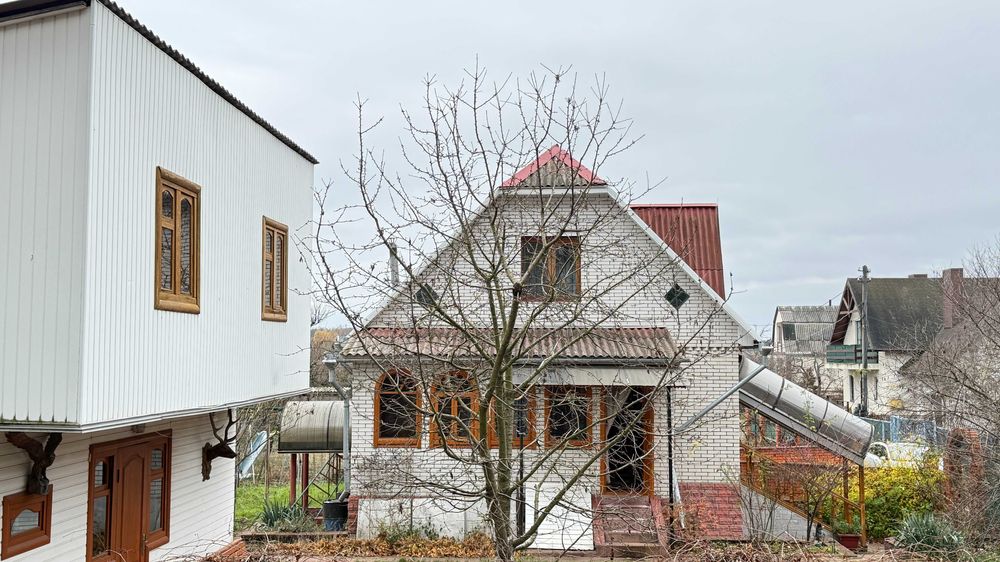 Продаж Будинку 157м2 + Гостьовий будинок(баня - басейн) у м.Ірпінь