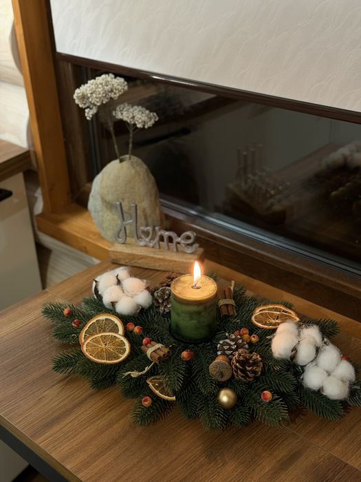 Новорічна декорація на стіл ( свічка до вартості не входить)