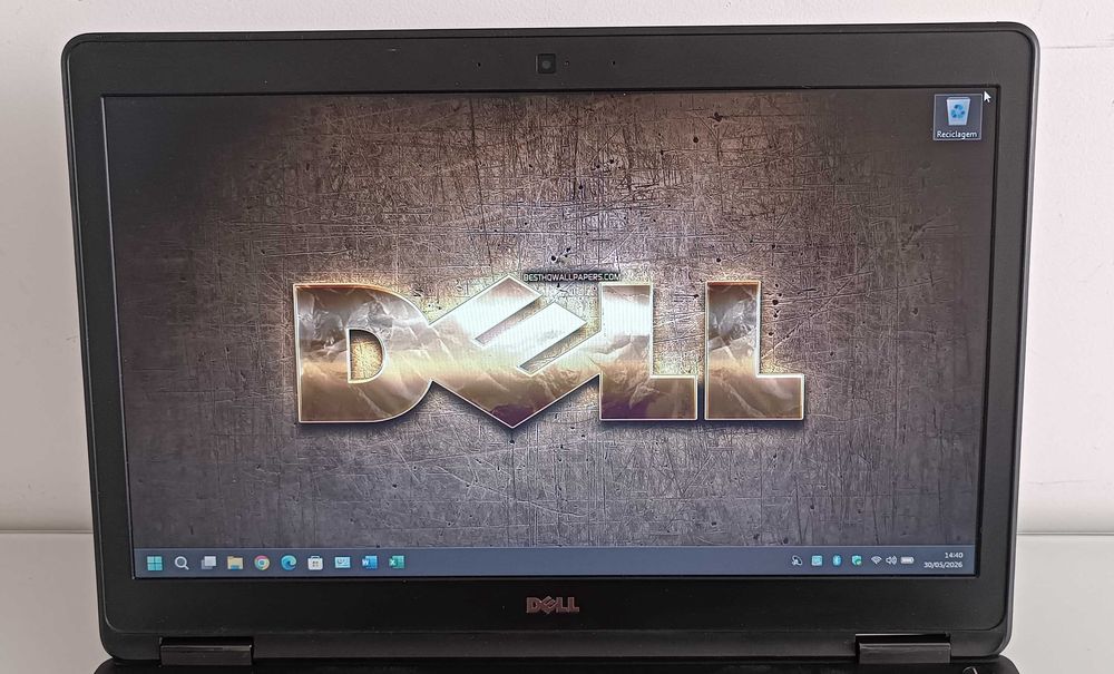 Dell Latitude E5550 Ecrã 15.6 - Core i3 - 8GB RAM - SSD 256GB