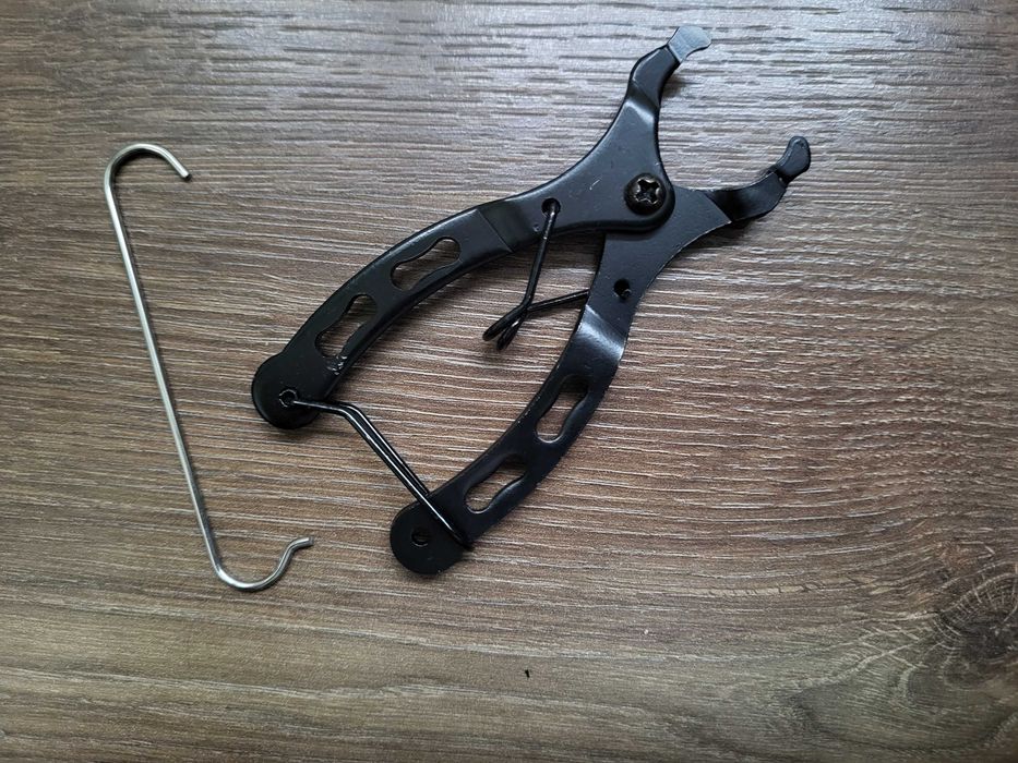 Szczypce do rozpinania spinek