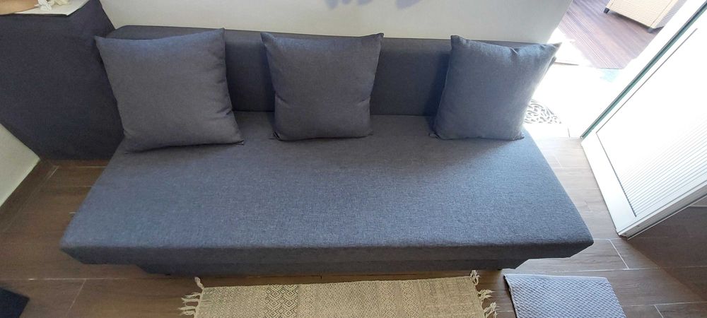 Vende-se sofá cinza, 2 lugares conversíveis.