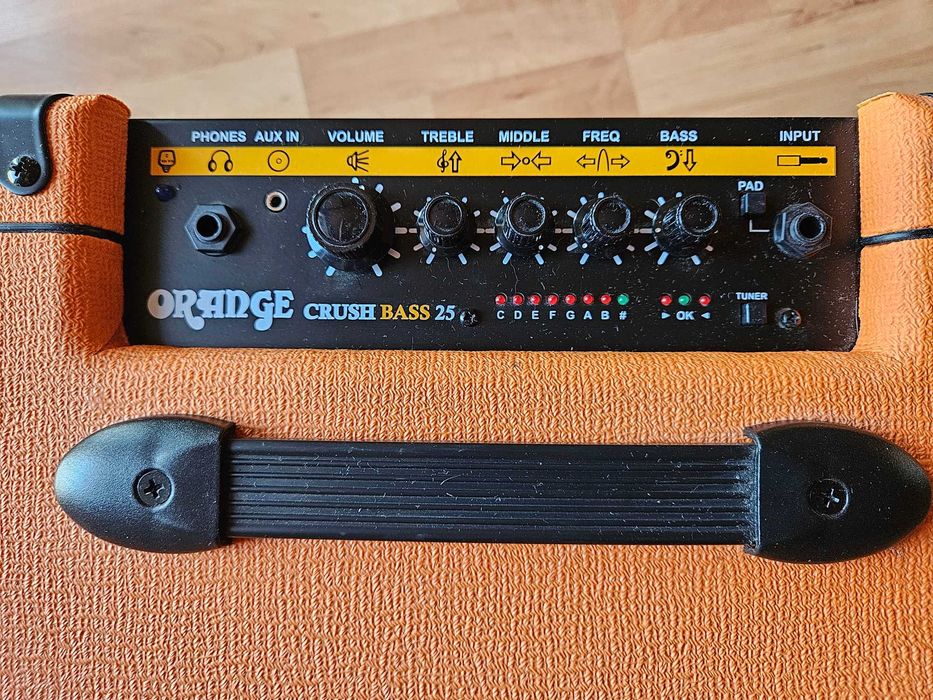 Orange CRUSH BASS 25 Tranzystorowy wzmacniacz basowy typu combo,