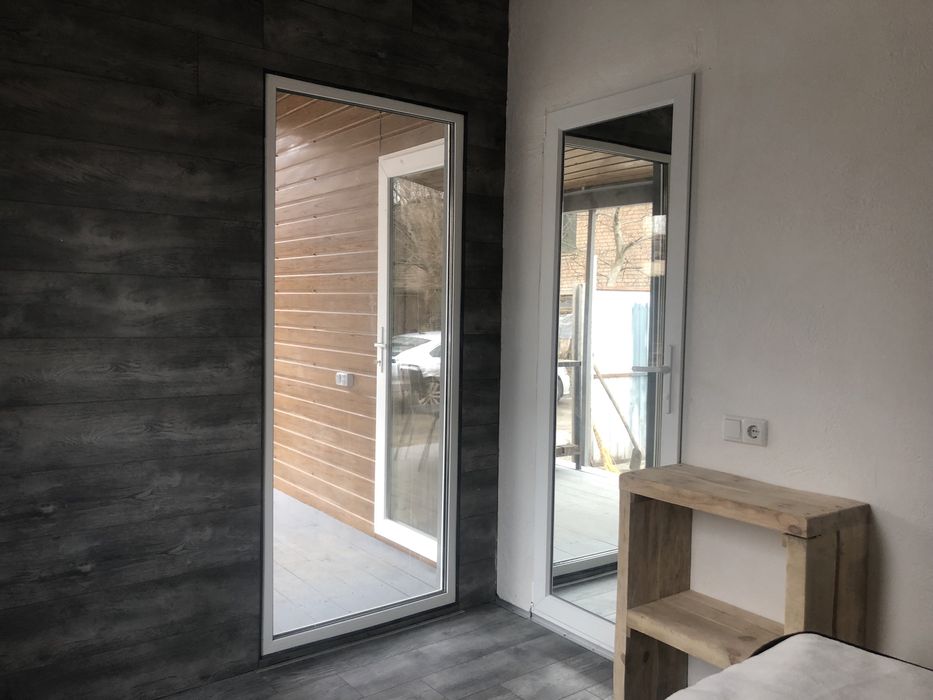 Модульний будинок з каміном.