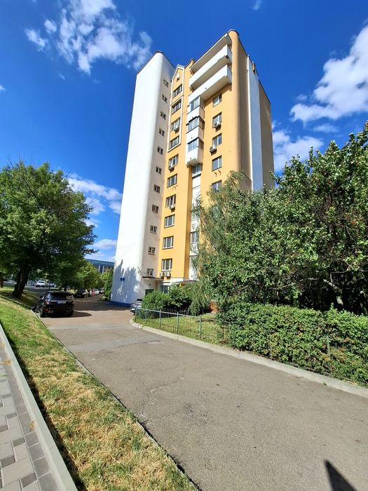 4 кім.квартира Борщагівська 145
Дві ктири на