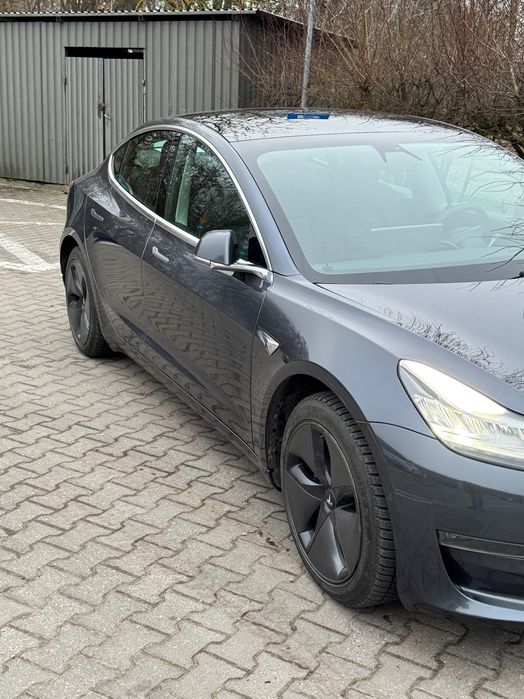 Sprzedam Tesla 3