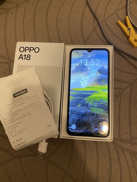 OPPO A18 com caixa