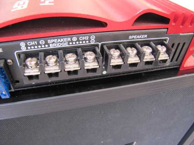 Auna C500.4 4-kanałowy wzmacniacz samochodowy - 4 x 65 W RMS, czerwony