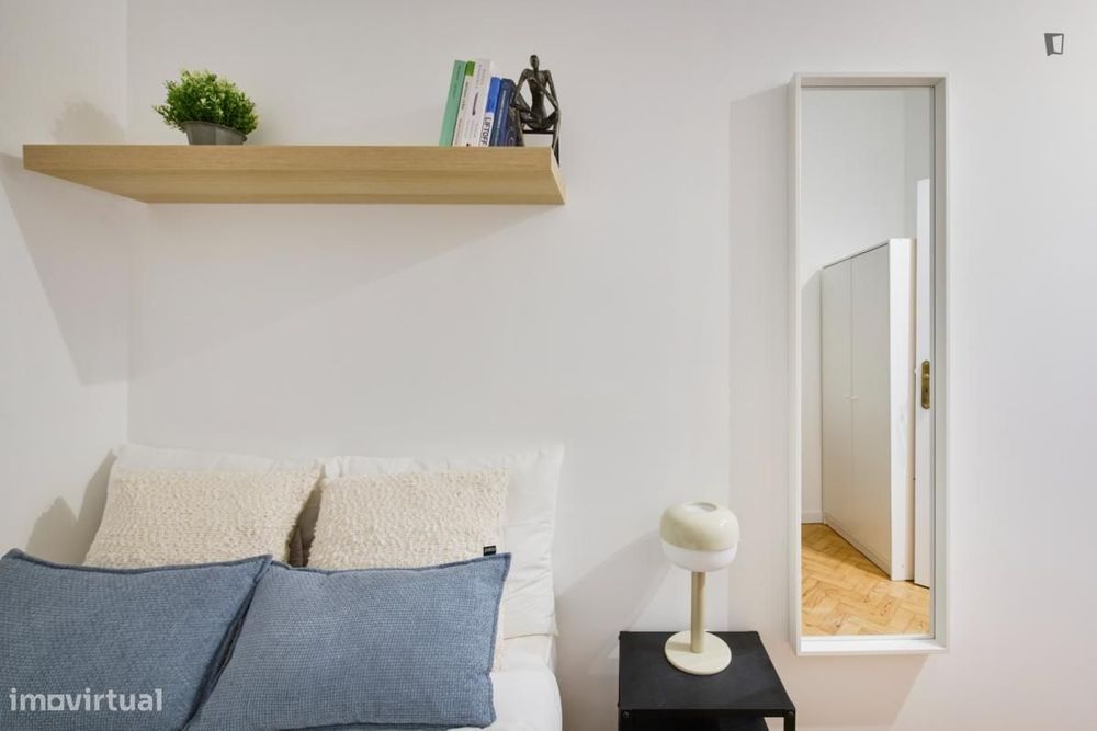 Quarto - localizado em Entrecampos Lisbon