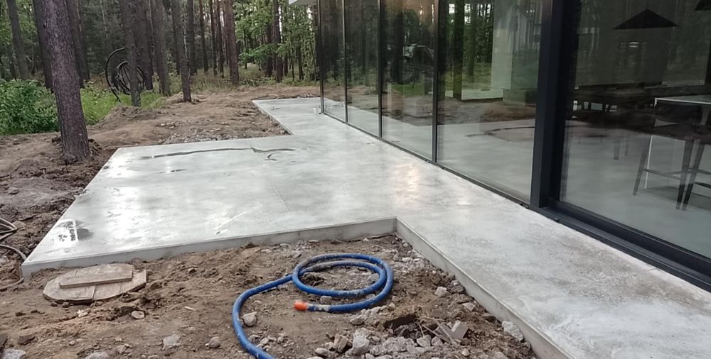 Posadzki przemysłowe betonowe zacierane na gładko