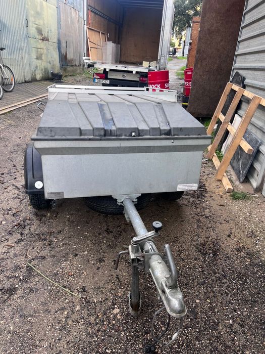 Vendo atrelados em Excelente condições.