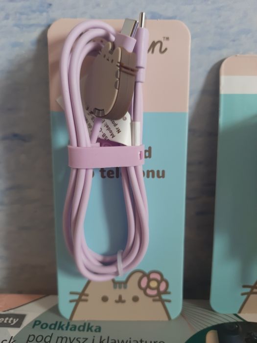 Zestaw Pusheen, podkładka pod mysz klawiaturę, przewód do telefonu, adapter usb