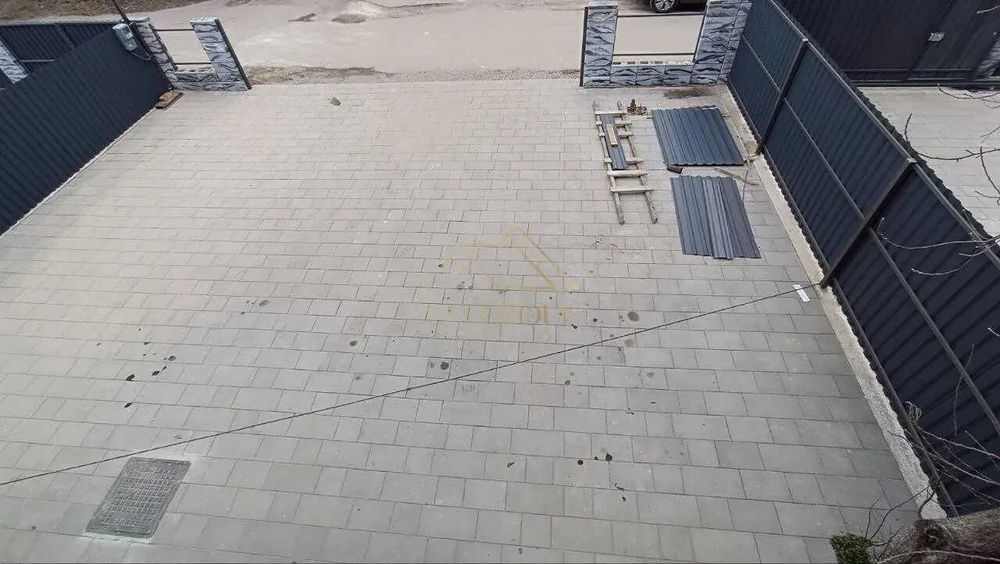 Продаж просторого дуплекса в чудовій локації міста
