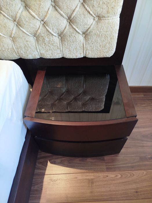 Cama de casal de madeira escura excelente estado