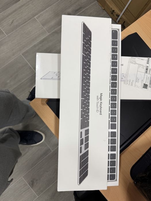 Teclado Apple Magic Keyboard com touch id novo - preto