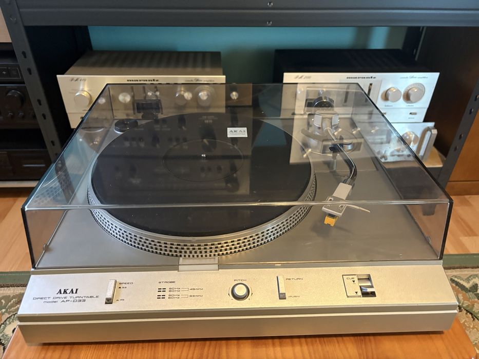 Gira discos Akai AP-D33