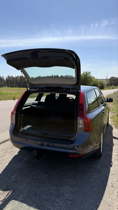 Продам VOLVO V50 2010-2011