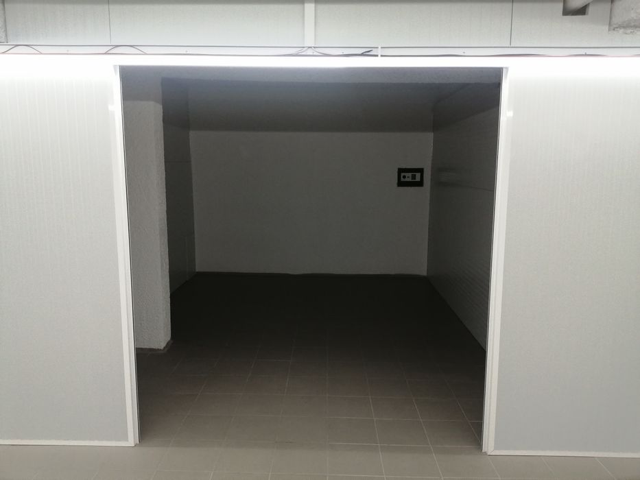 Armazém - Arrecadação - Guarda móveis - Cacifo - Self Storage -Alverca