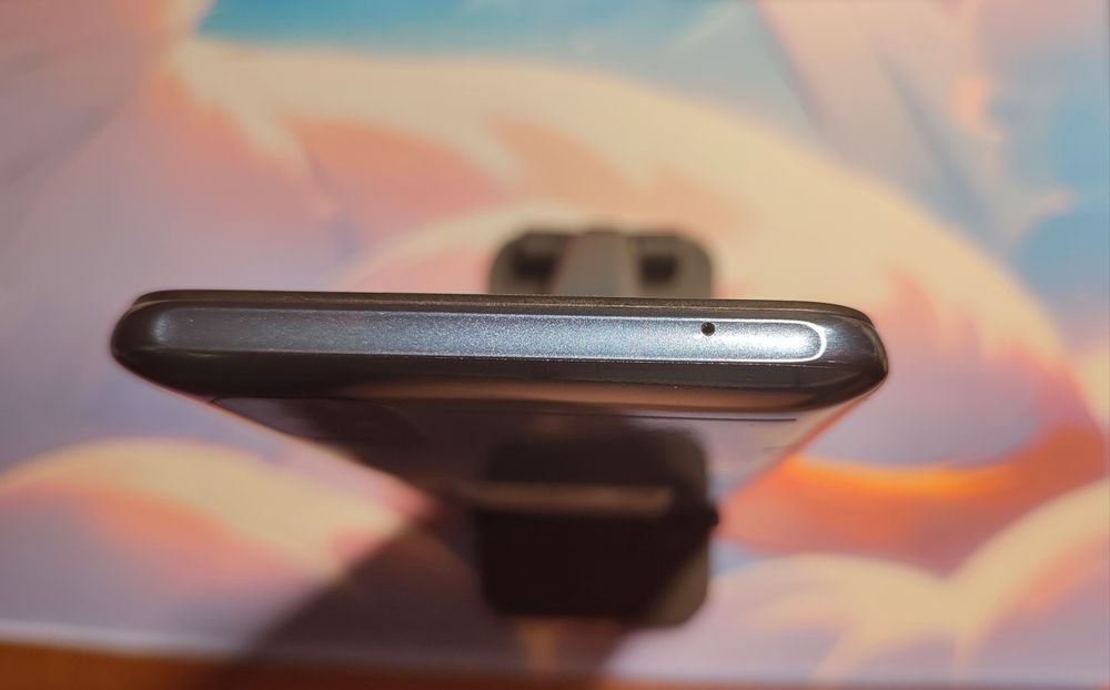 Продам смартфон ZTE Blade V2020 Smart 4/128 GB у дуже гарному стані.
