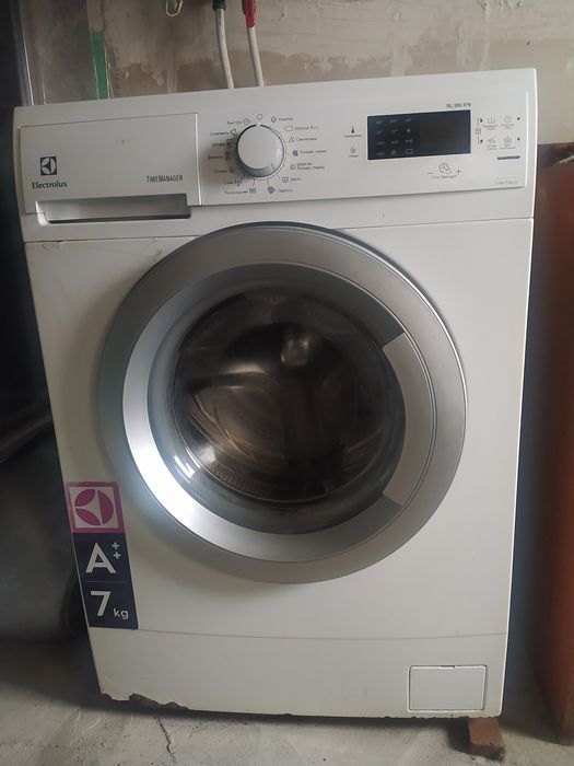 Продам стиральную машину Electrolux