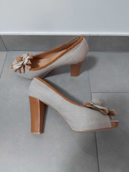 Buty damskie Bata. Rozmiar 40.